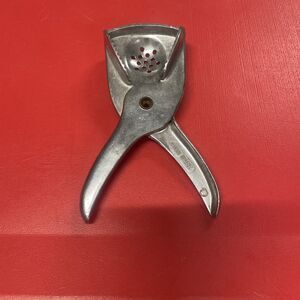 Vintage Irvin Ware Hand Held Citrus Juicer Lemon Squeezer Metal Made in USA